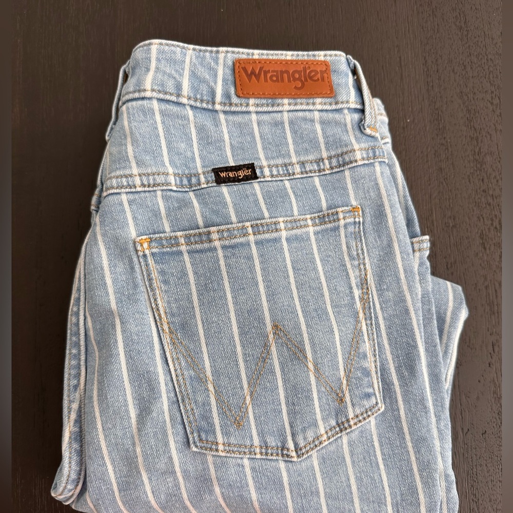 Wrangler High Rise Rodeo Straight Crop Striped Jeans Size 6 - Picture 8 of 9